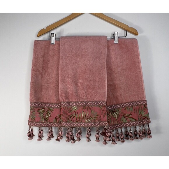 AVANTI Vintage Decorative Towel Set 3 Hand Towels With Tassels Rose Mauve Pink - Picture 1 of 6
